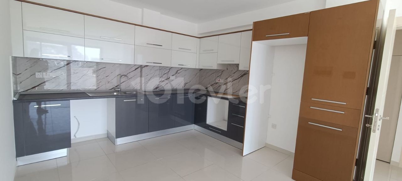 GİRNE  YENİ LİMAN BÖLGESİNDE 2+1 SIFIR SATILIK DAİRE