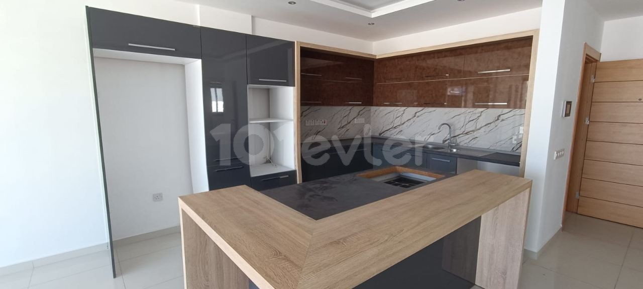 GİRNE YENİ LİMAN BÖLGESİNDE 3+1 LUX SATILIK DAİRE