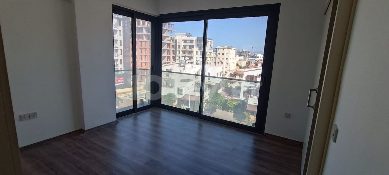 GİRNE YENİ LİMAN BÖLGESİNDE 3+1 LUX SATILIK DAİRE