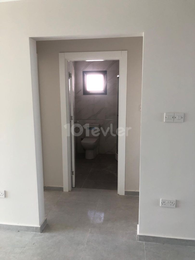 2+1 85 M2 Investition null Wohnung in Kyrenia ** 