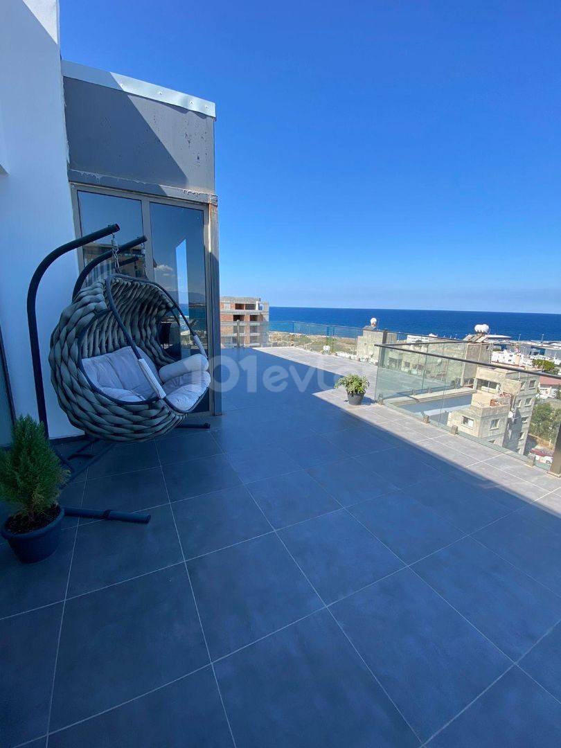 2 + 1 LU LLOGARA PENTHOUSE APARTMENT MIT VOLLEM MEERBLICK IN KYRENIA YENI IMAN ** 