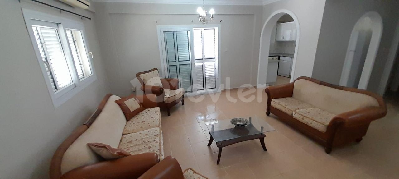 GİRNE'DE 3+1 135  M2 SATILIK DAİRE