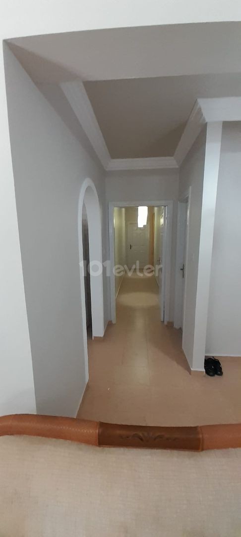 GİRNE'DE 3+1 135  M2 SATILIK DAİRE