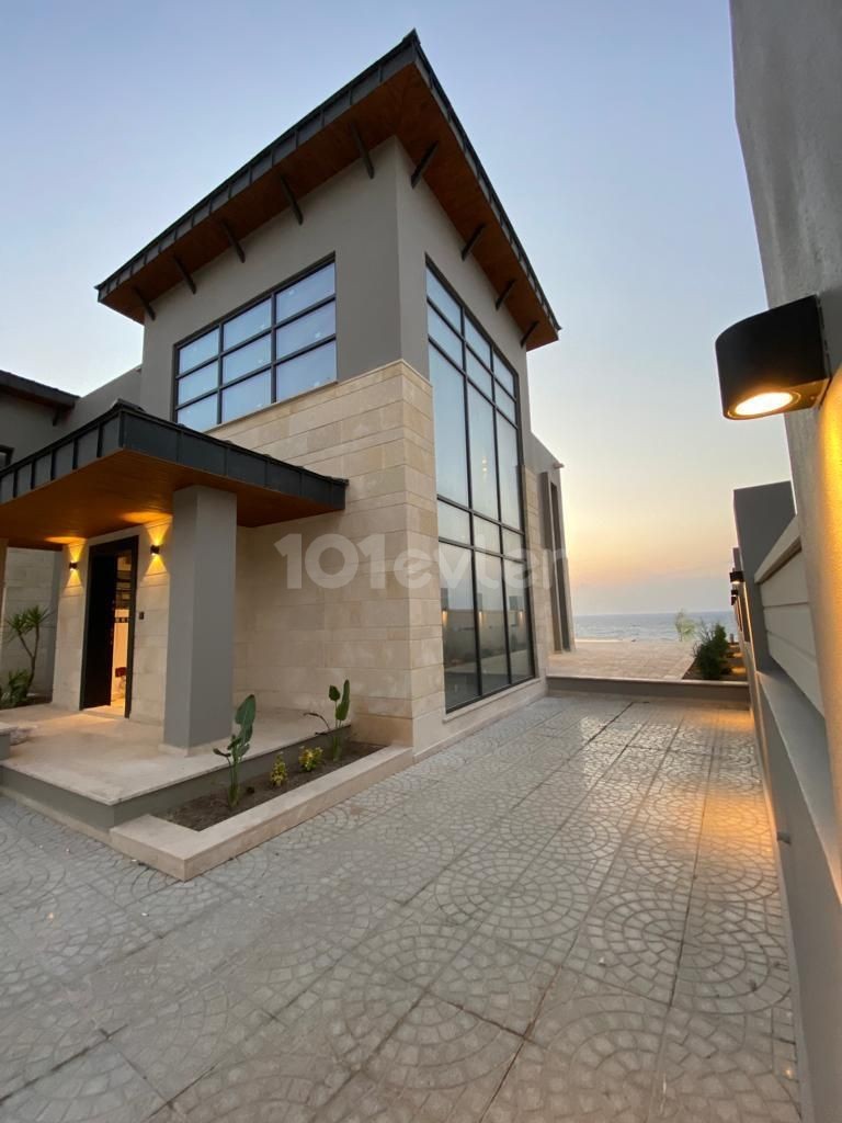 4+1 LUXURIOUS VILLAS FOR SALE IN KYRENIA ESENTEPE