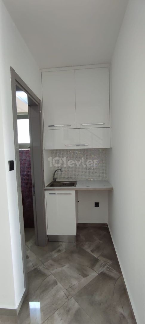 GİRNE MERKEZ'DE  60 M2 DÜKKAN KİRALIK DAİRE