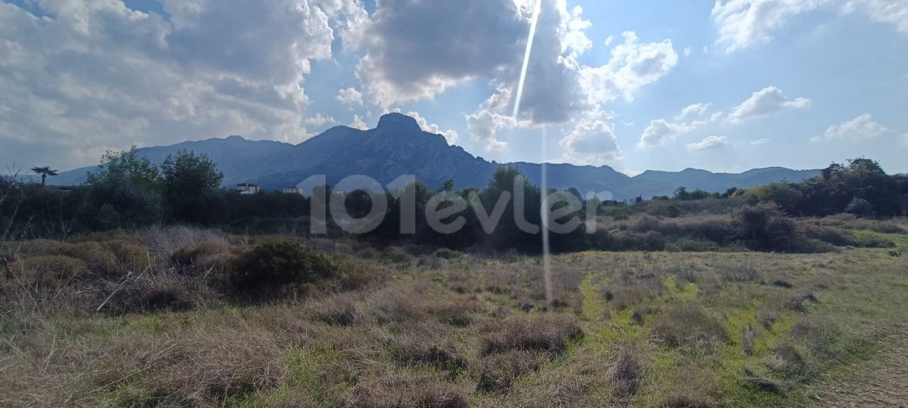 Residential Zoned Plot For Sale in Karşıyaka, Kyrenia