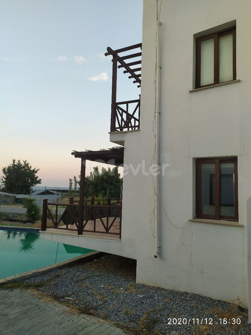 VILLA ZU VERKAUFEN IN ALSANCAK SAHARA, KYRENIA 120 m2 3+1