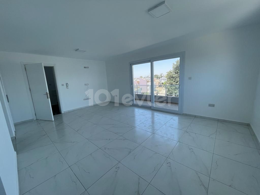 MAĞUSA ÇANAKKALE 'DE LÜKS BÜYÜK 3+1 SATILIK DAİRE