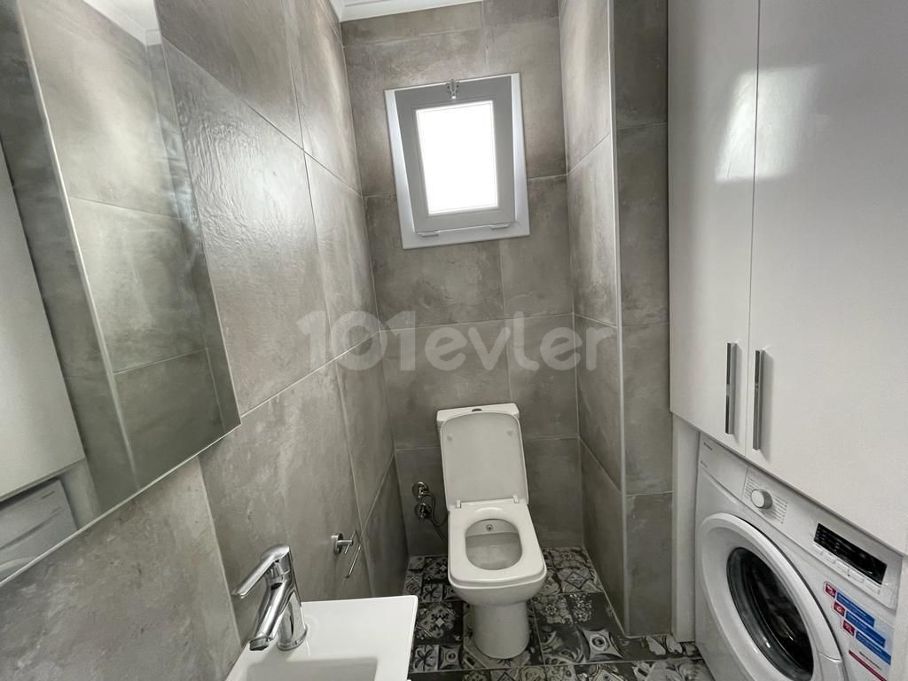 MAĞUSA ÇANAKKALE 'DE LÜKS BÜYÜK 3+1 SATILIK DAİRE