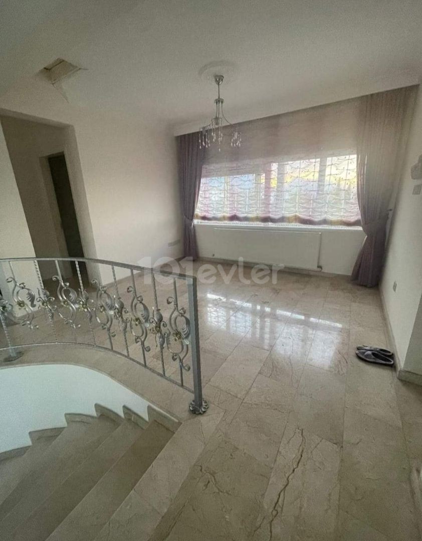 4+1 MÖBLIERTE VILLA ZUM VERKAUF MIT PRIVATEM POOL IN KYRENIA, ÇATALKÖY