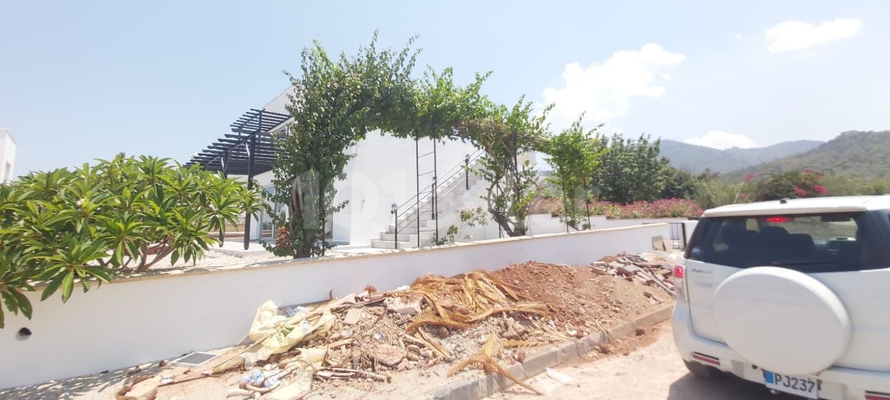 3+1 VILLA ZU VERKAUFEN MIT ERSTAUNLICHEM MEERBLICK IN DER REGION GIRNE BAHÇELİ