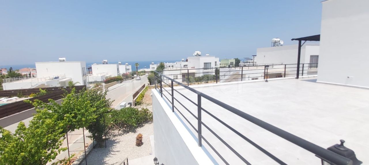 3+1 VILLA ZU VERKAUFEN MIT ERSTAUNLICHEM MEERBLICK IN DER REGION GIRNE BAHÇELİ