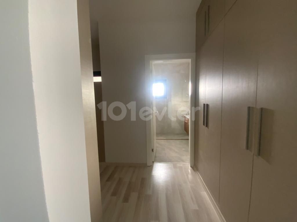 GİRNE MERKEZ CIGLOS MANSIONS SUPER LUX 5+2 ÖZEL HAVUZLU SATILIK VİLLA