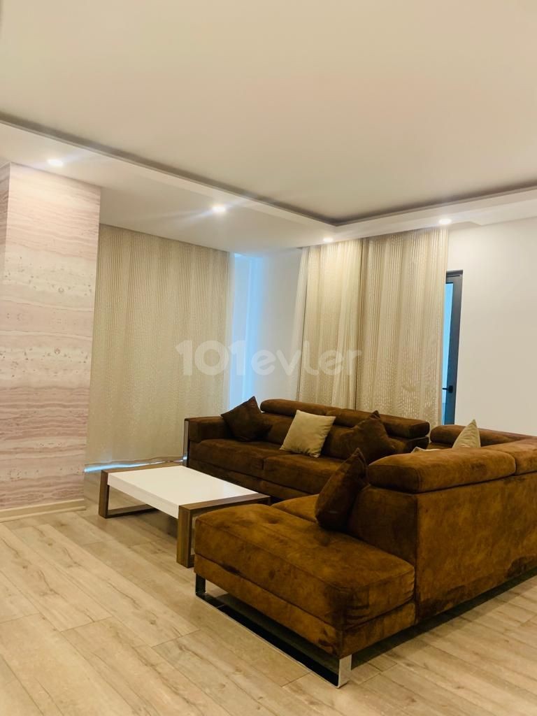 Flat To Rent in Yukarı Girne, Kyrenia