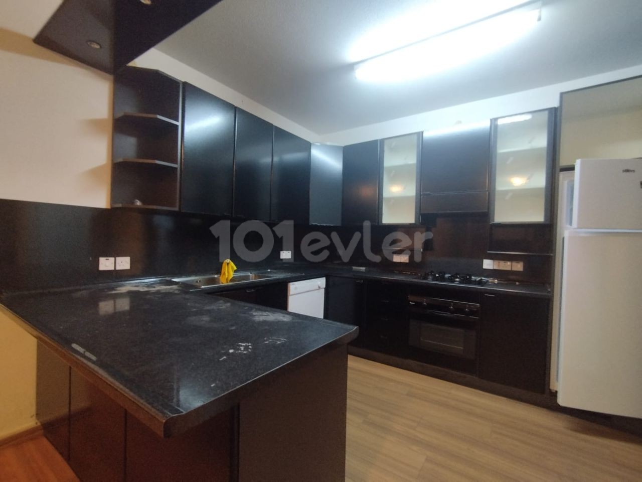 Flat To Rent in Girne Merkez, Kyrenia