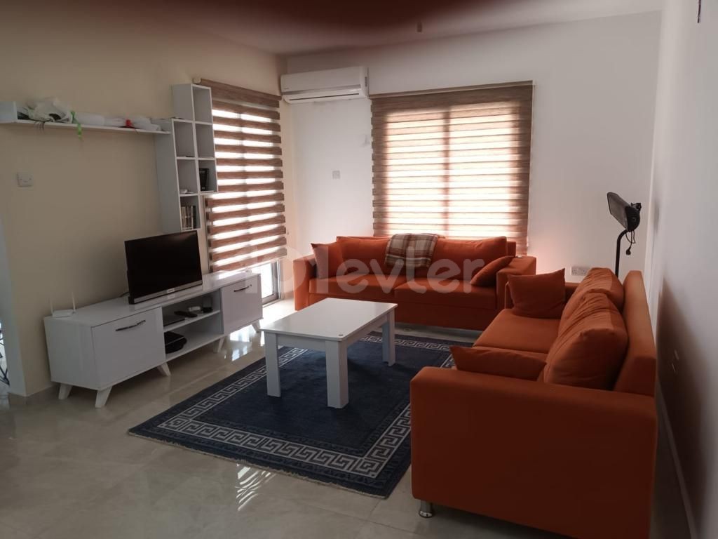 GİRNE MERKEZ'DE 2+1 LÜKS 100m2 FUL EŞYALI SATILIK DAİRE 