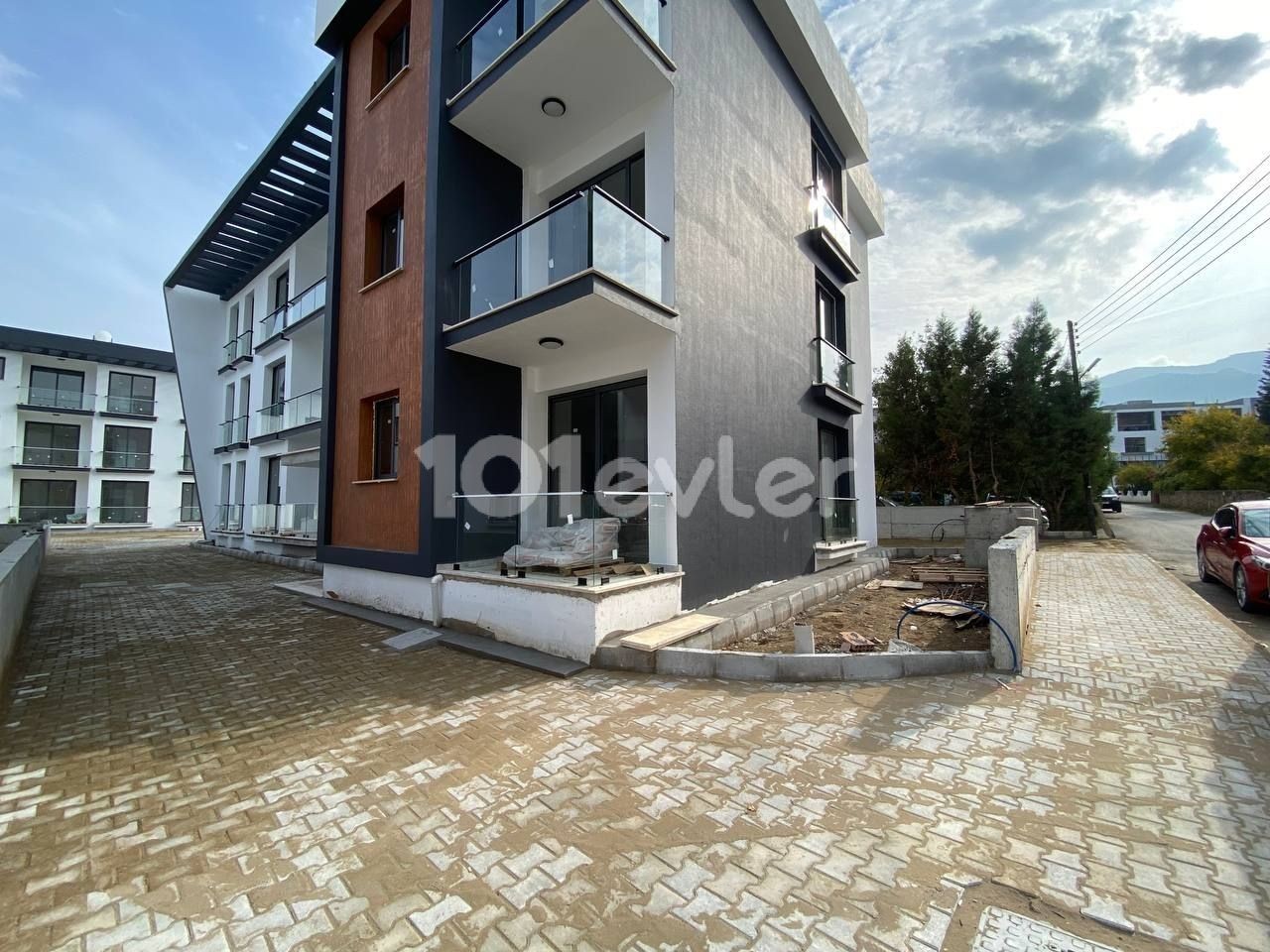 GİRNE ALSANCAK'TA YENİ LÜKS 3+1 SATILIK DAİRE