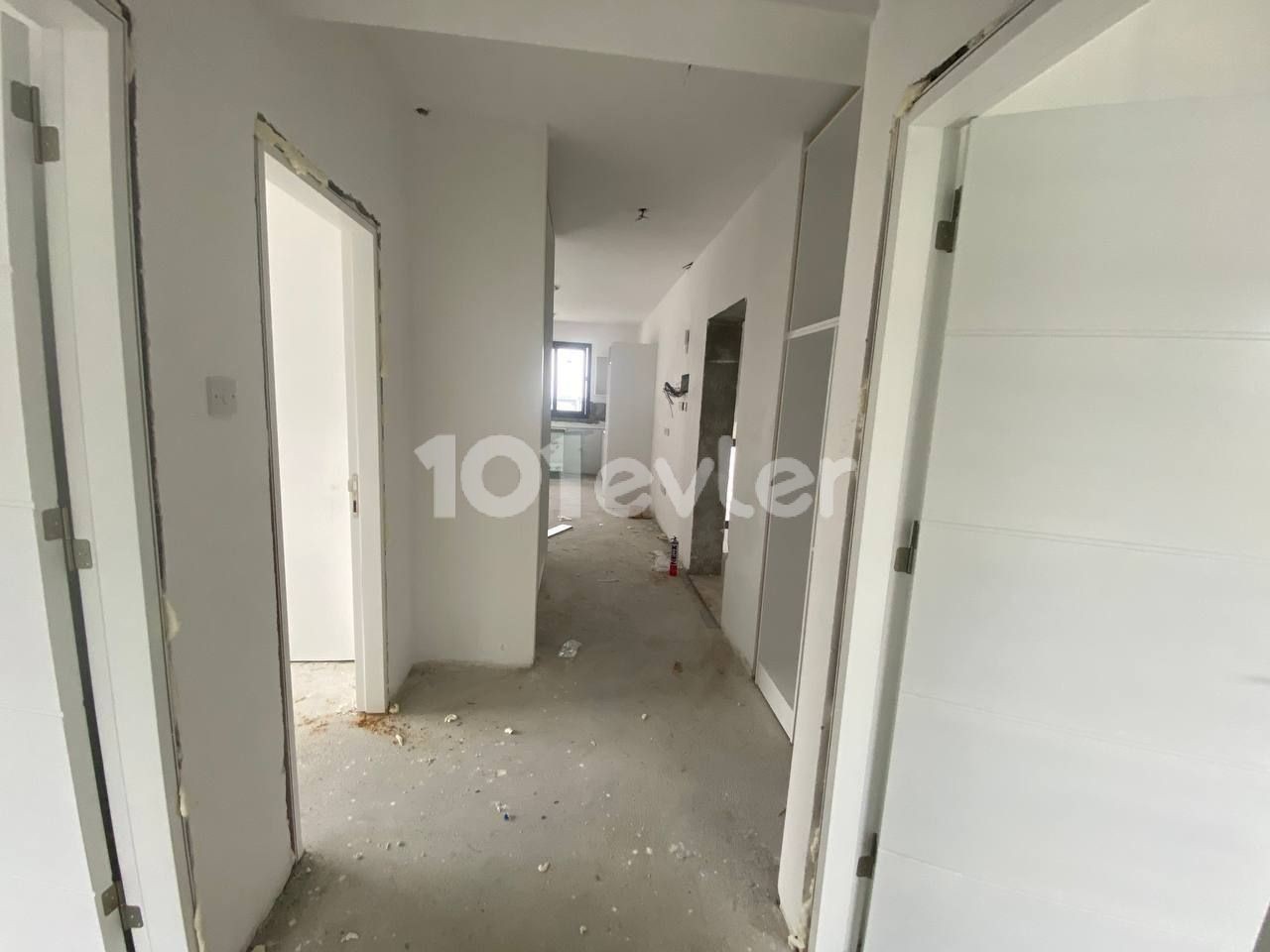 GİRNE ALSANCAK'TA YENİ LÜKS 3+1 SATILIK DAİRE