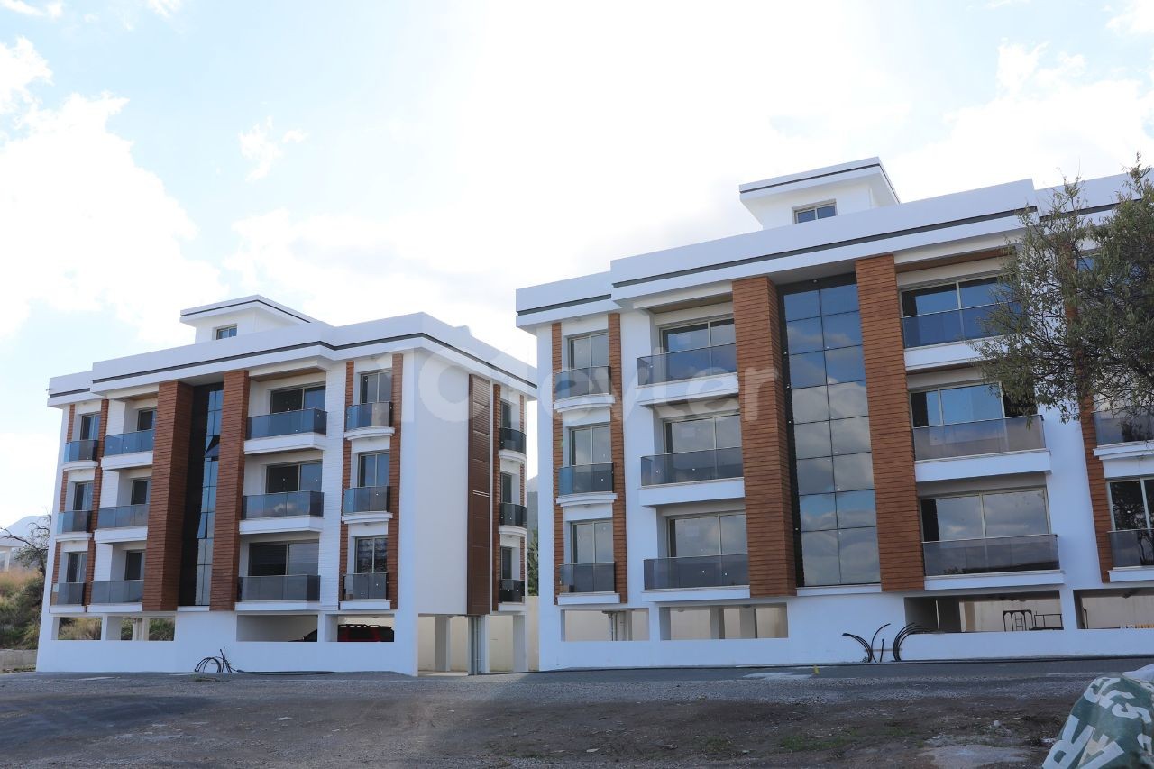 2+1 85m2 WOHNUNG IN ALSANCAK, KYRENIA