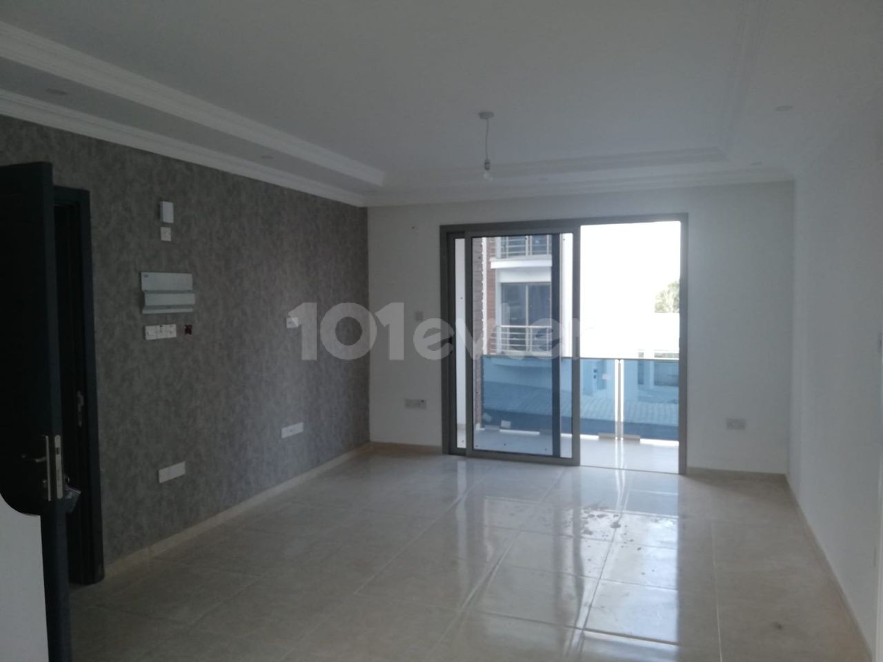 2+1 85m2 WOHNUNG IN ALSANCAK, KYRENIA