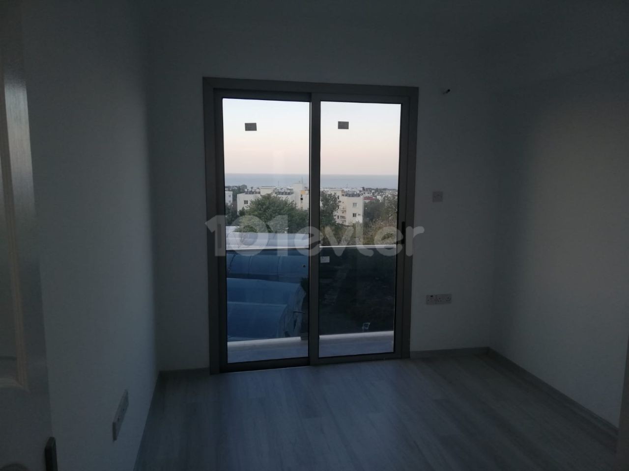 2+1 85m2 FLAT FOR SALE IN ALSANCAK, KYRENIA