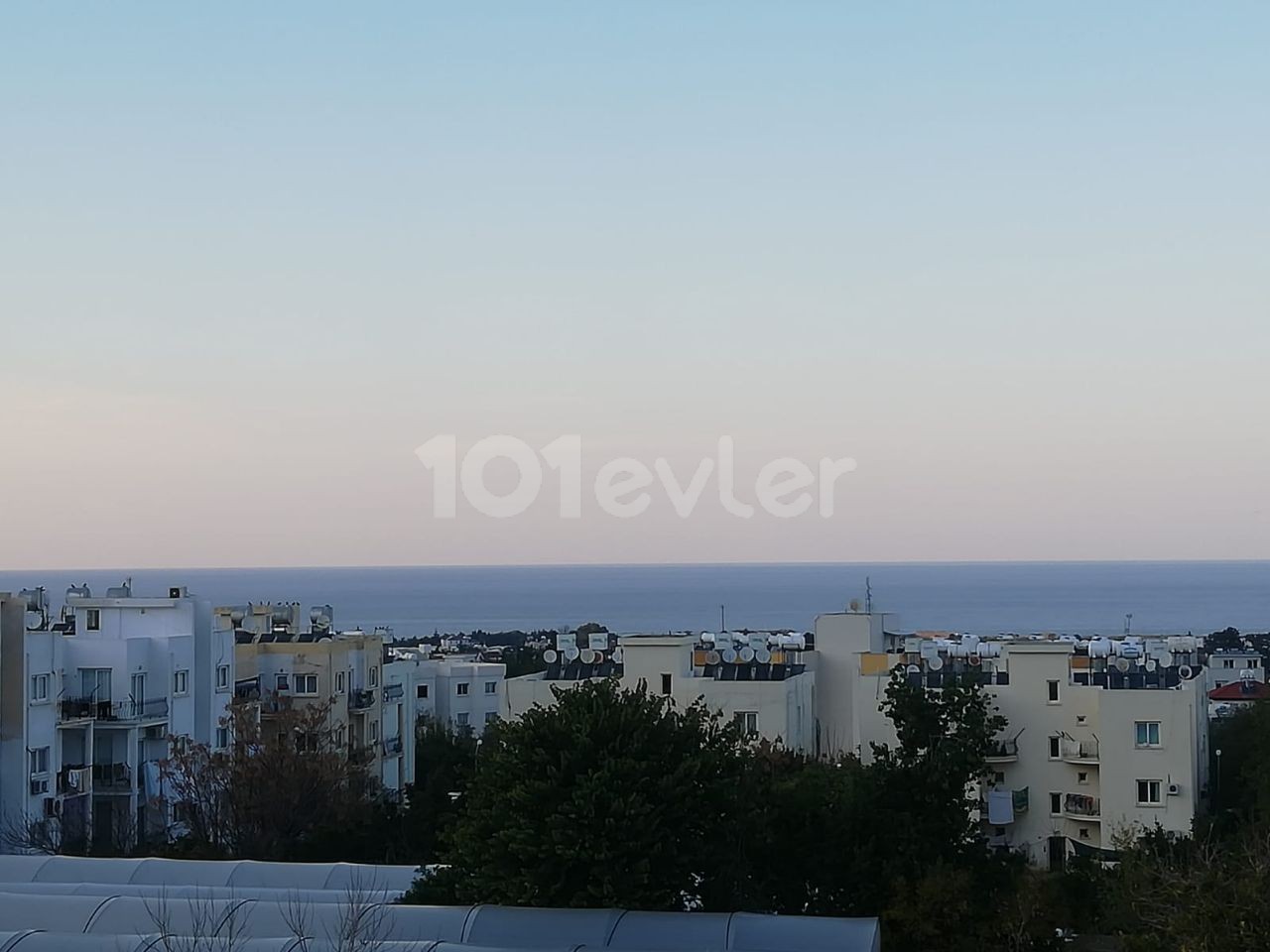 2+1 85m2 FLAT FOR SALE IN ALSANCAK, KYRENIA