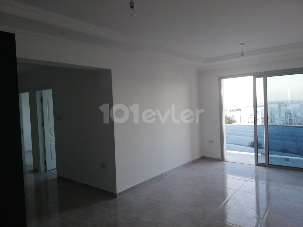 2+1 85m2 FLAT FOR SALE IN ALSANCAK, KYRENIA