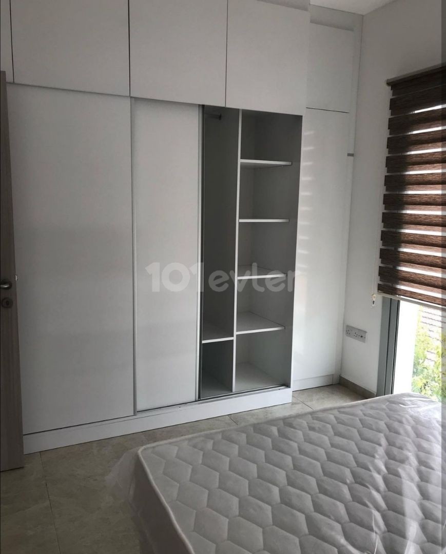 GİRNE MERKEZDE  EŞYALI 2+1 DAİRE