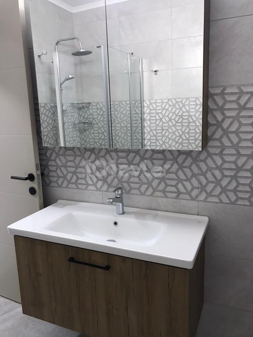 Flat To Rent in Aşağı Girne, Kyrenia