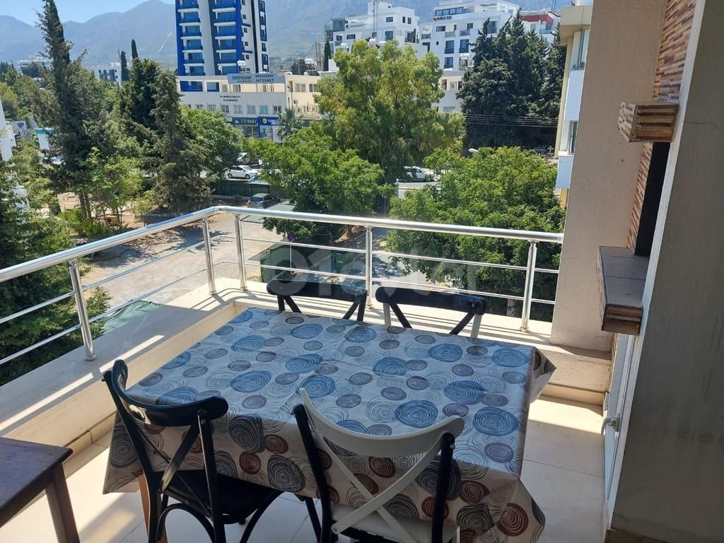 GİRNE MERKEZ'DE  3+1 SATILIK EŞYALI DAİRE