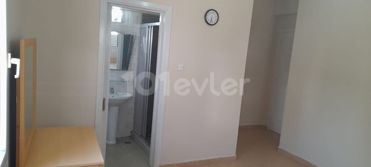 GİRNE MERKEZDE YATIRIMLIK 3+1 130m2 SATILIK DAİRE