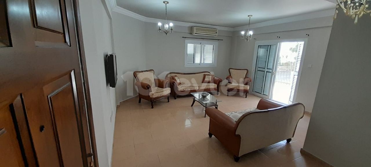 Flat For Sale in Yukarı Girne, Kyrenia