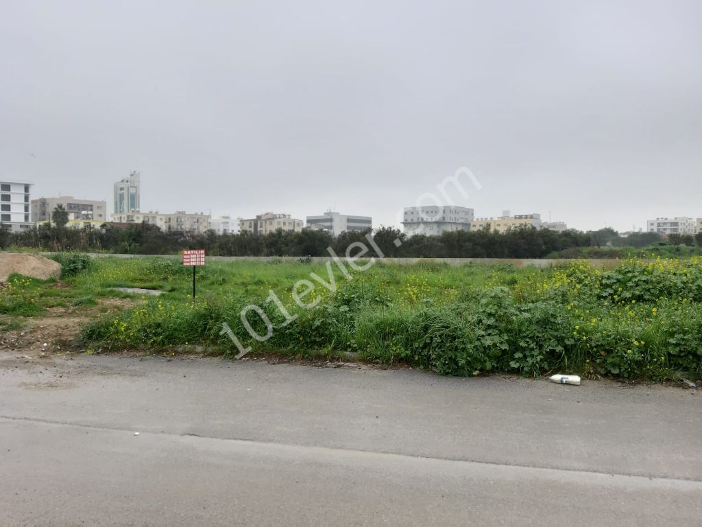 Residential Zoned Plot For Sale in Küçük Kaymaklı, Nicosia