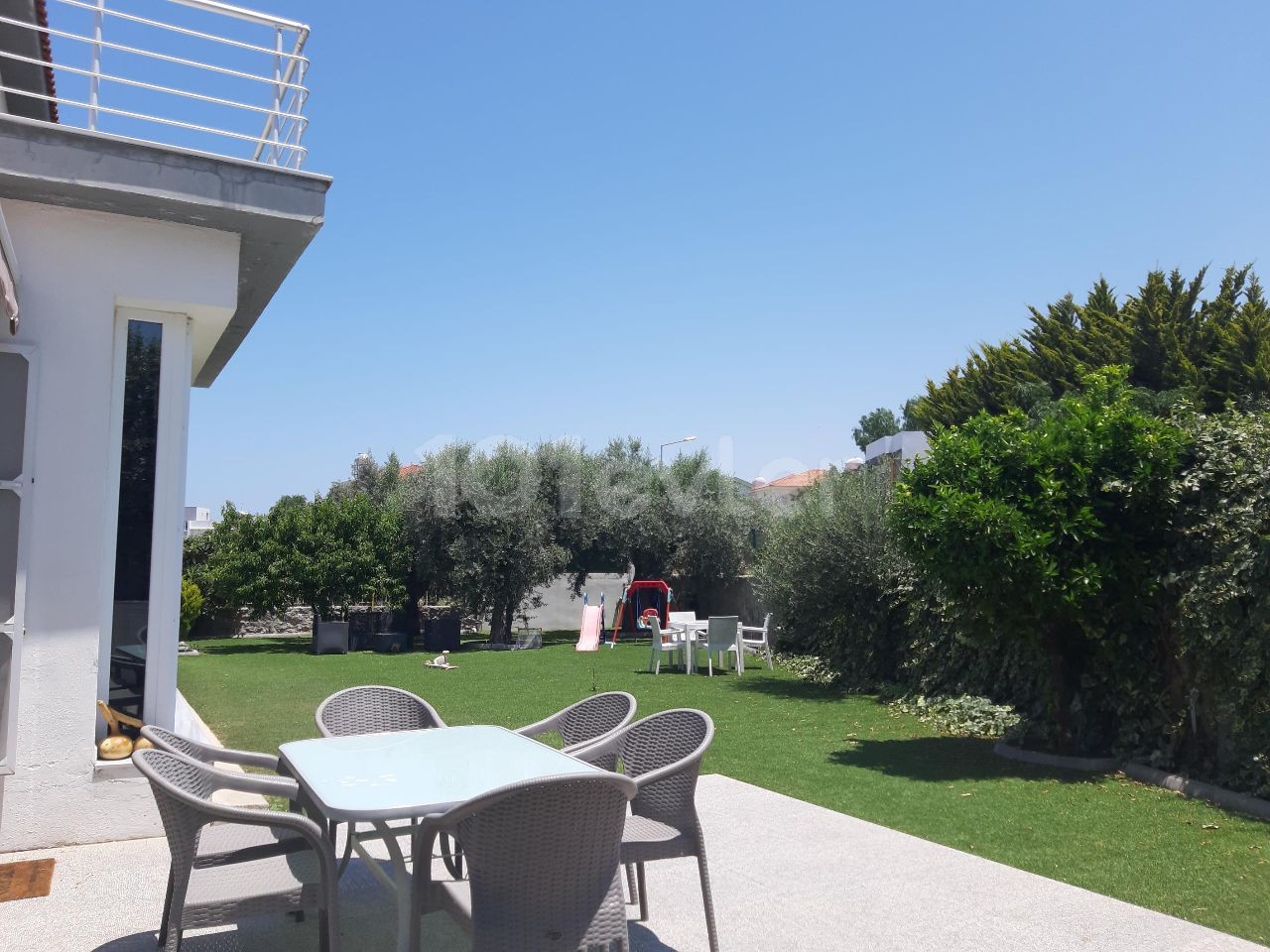 A DETACHED DUPLEX VILLA WITH AN EQUIVALENT COB, FIREPLACE, BARBECUE, GARDEN WITH AN INDOOR AREA OF 4 + 1, 290 SQUARE METERS ON A CORNER PLOT OF 600 SQUARE METERS WITH A FACADE Decking OUT ON BOTH SIDES, IN A VERY GOOD LOCATION IN KYRENIA ** 