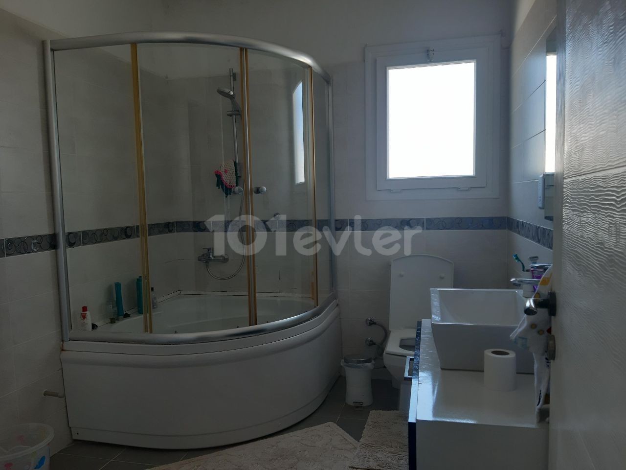 A DETACHED DUPLEX VILLA WITH AN EQUIVALENT COB, FIREPLACE, BARBECUE, GARDEN WITH AN INDOOR AREA OF 4 + 1, 290 SQUARE METERS ON A CORNER PLOT OF 600 SQUARE METERS WITH A FACADE Decking OUT ON BOTH SIDES, IN A VERY GOOD LOCATION IN KYRENIA ** 