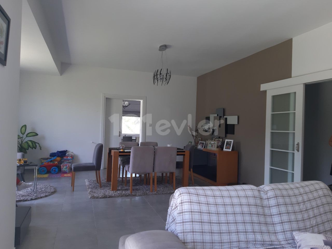 A DETACHED DUPLEX VILLA WITH AN EQUIVALENT COB, FIREPLACE, BARBECUE, GARDEN WITH AN INDOOR AREA OF 4 + 1, 290 SQUARE METERS ON A CORNER PLOT OF 600 SQUARE METERS WITH A FACADE Decking OUT ON BOTH SIDES, IN A VERY GOOD LOCATION IN KYRENIA ** 