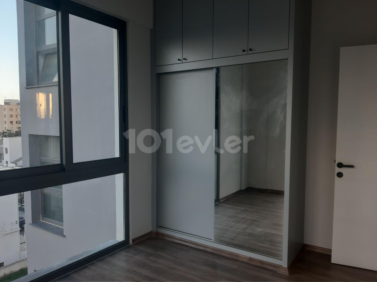 IN NEW TOWN, NEWLY FINISHED, 3+1, CENTRALLY LOCATED, 120 SQUARE METERS, ELEVATOR, ADDITIONAL SHOWER AND TOILET IN THE MASTER BEDROOM, ON THE 5TH FLOOR ABOVE THE COLUMN, LUXURY APARTMENT ** 