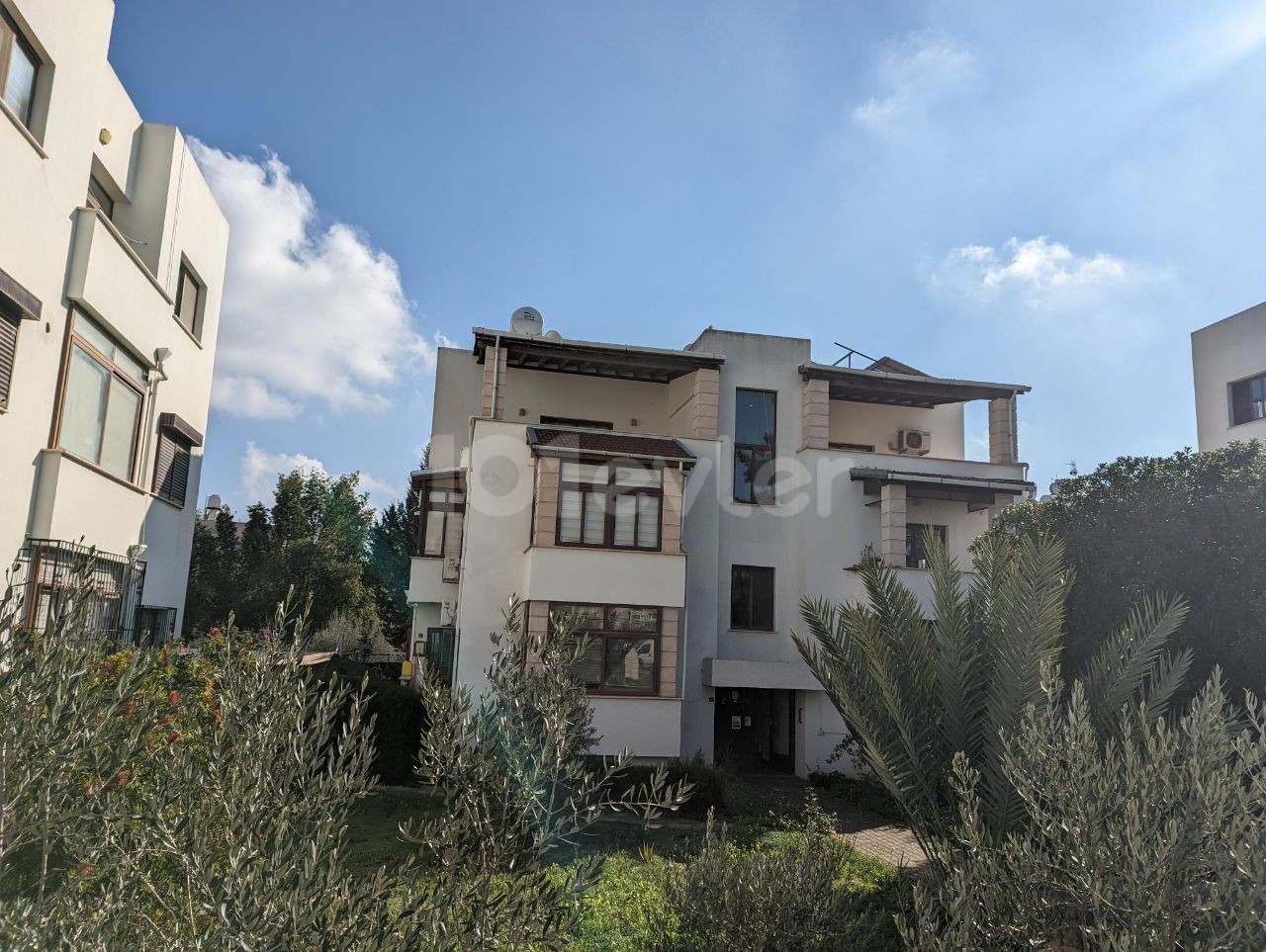 IN NICOSIA ORTAKÖY, TURKISH KOÇANLI, 3+1, GÖNYELİ CLOSE TO THE GREAT CIRCLE AND IN VERY GOOD LOCATION, WITH A TOTAL OF 3 FLOOR AND 5 FLATS, WITH A TOTAL OF 3 FLOORS AND 5 FLATS, APARTMENT APARTMENT, 7 DATING IN PATHOUSE, APARTMENT, BENTHOUSE BENT, AT THE UPPER FLOOR OF 7 DA USE FLAT