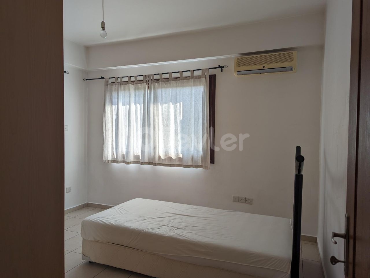 IN NICOSIA ORTAKÖY, TURKISH KOÇANLI, 3+1, GÖNYELİ CLOSE TO THE GREAT CIRCLE AND IN VERY GOOD LOCATION, WITH A TOTAL OF 3 FLOOR AND 5 FLATS, WITH A TOTAL OF 3 FLOORS AND 5 FLATS, APARTMENT APARTMENT, 7 DATING IN PATHOUSE, APARTMENT, BENTHOUSE BENT, AT THE UPPER FLOOR OF 7 DA USE FLAT