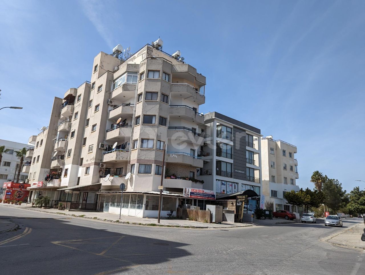 A GOOD LOCATION, IN GÖÇMENKÖY, TURKISH KOÇANLI, 3+1, 125 SQUARE METERS, ON DORTYOL CROSS, WELL MAINTAINED APARTMENT