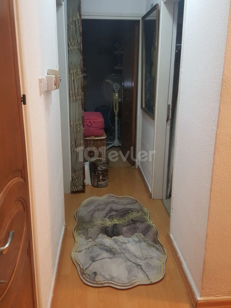 A GOOD LOCATION, IN GÖÇMENKÖY, TURKISH KOÇANLI, 3+1, 125 SQUARE METERS, ON DORTYOL CROSS, WELL MAINTAINED APARTMENT