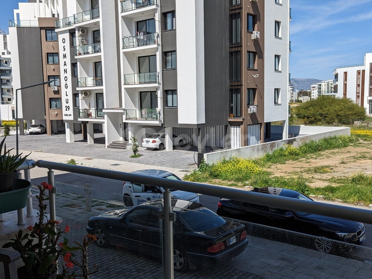 LEFKOŞA DEREBOYUNDA, TURKISH COB, HIGH PREFERENCE RATE AND VERY GOOD LOCATION, 135 SQUARE METERS, 3+1, GUEST TOILET AND ADDITIONAL TWO SHOWER-TOILET, 1ST FLOOR ABOVE THE COLUMN, ELEVATOR, SPACIOUS, LUXURY APARTMENT