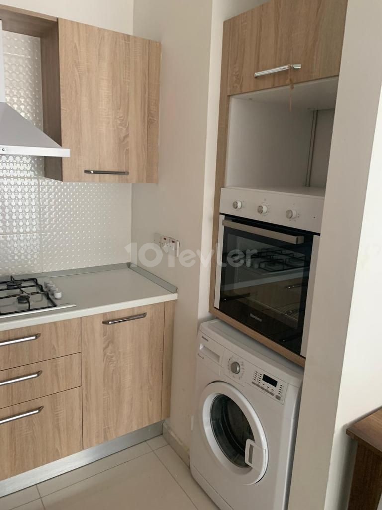 IN KÜÇÜKKAYMAKLI, TURKISH COB, 2+1, SUITABLE FOR BOTH USE AND INVESTMENT, 80 SQUARE METERS, FULLY FURNISHED, ELEVATOR, VERY GOOD LOCATION AND NEW CONDITION APARTMENT