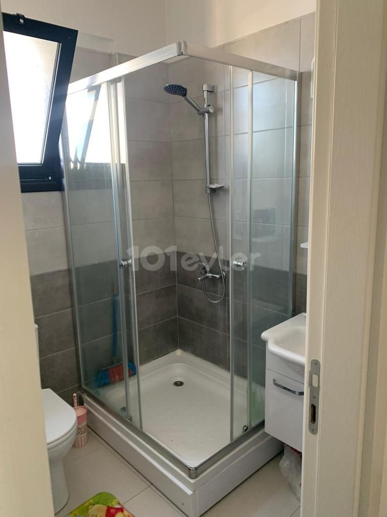 IN KÜÇÜKKAYMAKLI, TURKISH COB, 2+1, SUITABLE FOR BOTH USE AND INVESTMENT, 80 SQUARE METERS, FULLY FURNISHED, ELEVATOR, VERY GOOD LOCATION AND NEW CONDITION APARTMENT