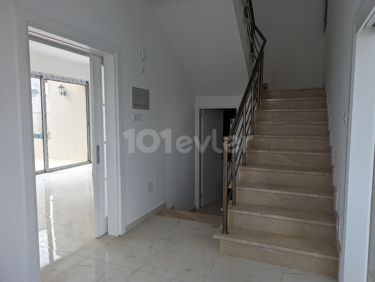 LUXURIOUS TWIN DUPLEX VILLA WITH A GARDEN, IN A VERY GOOD LOCATION, 170 SQUARE METERS, WITH TURKISH COACH, 3+1, ADDITIONAL SHOWER-TOILET AND CABINET ROOM IN MASTER'S BEDROOM, VAT AND TRANSFORMER CONTRIBUTION PAID.