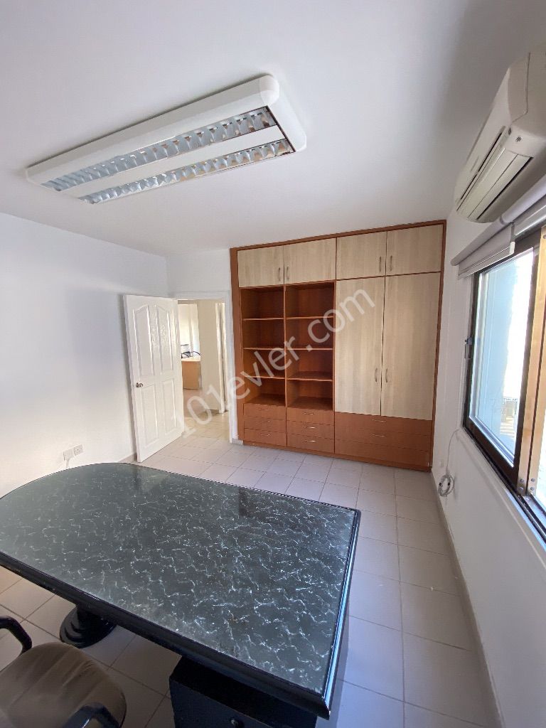 Business To Rent in Girne Merkez, Kyrenia