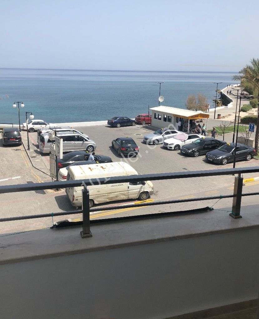 Girne Limanında Dome Hotel Karşısında 2+1 Eşyasız Deniz Manzaralı Daire