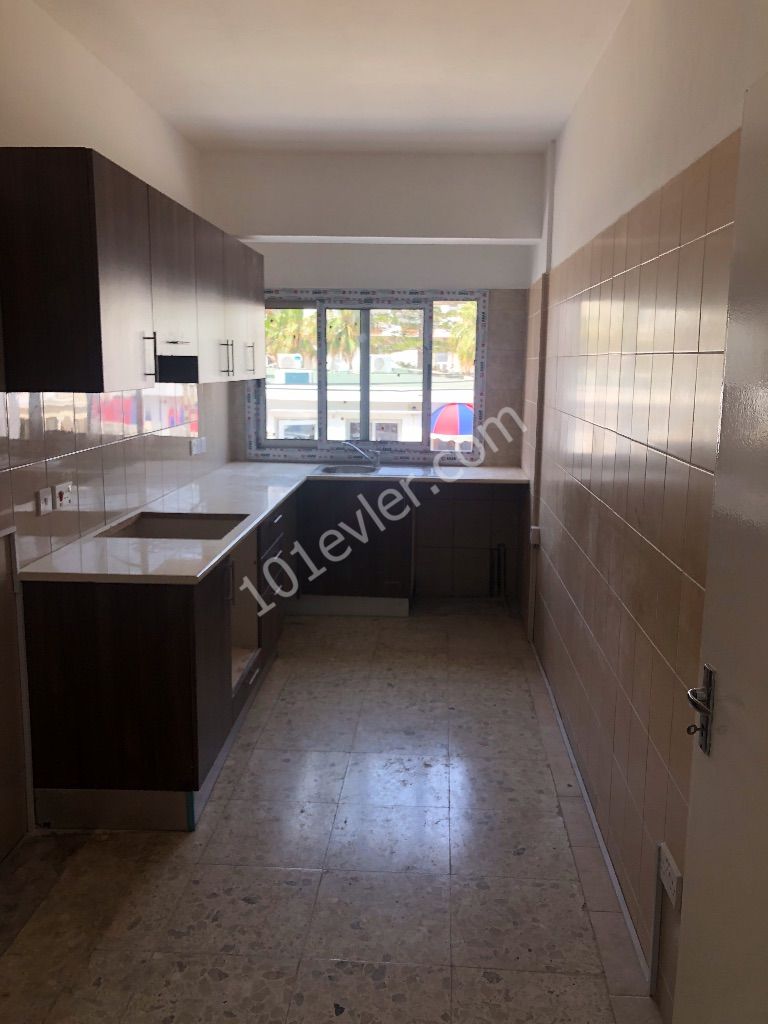 Flat To Rent in Aşağı Girne, Kyrenia