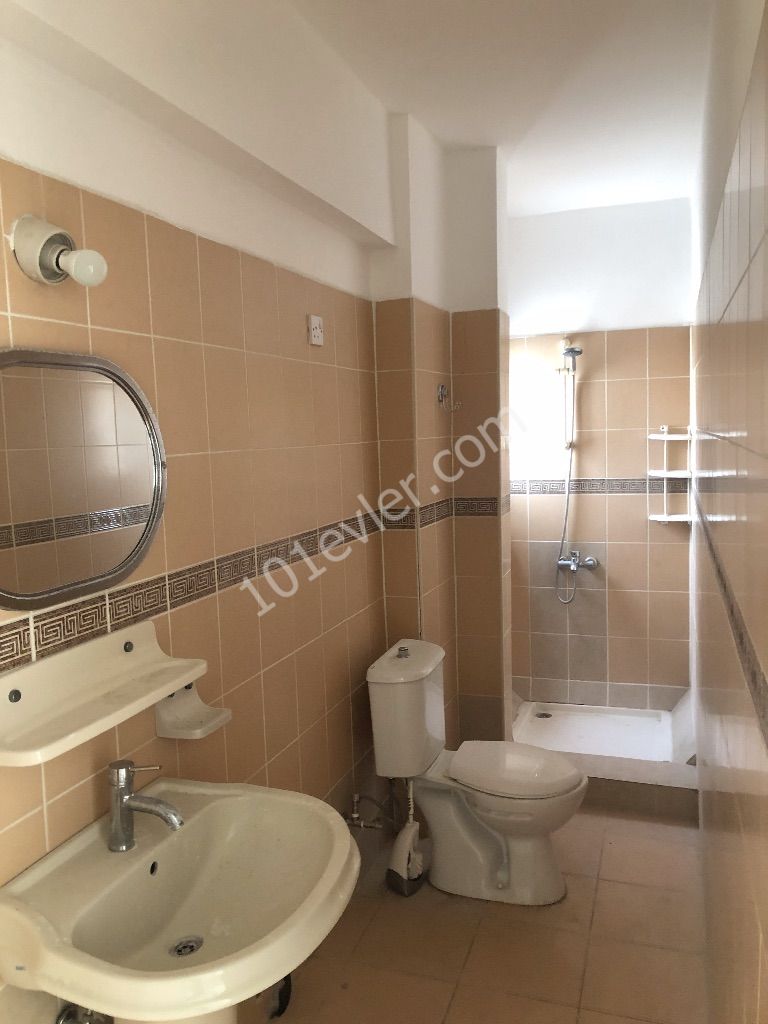 Flat To Rent in Aşağı Girne, Kyrenia