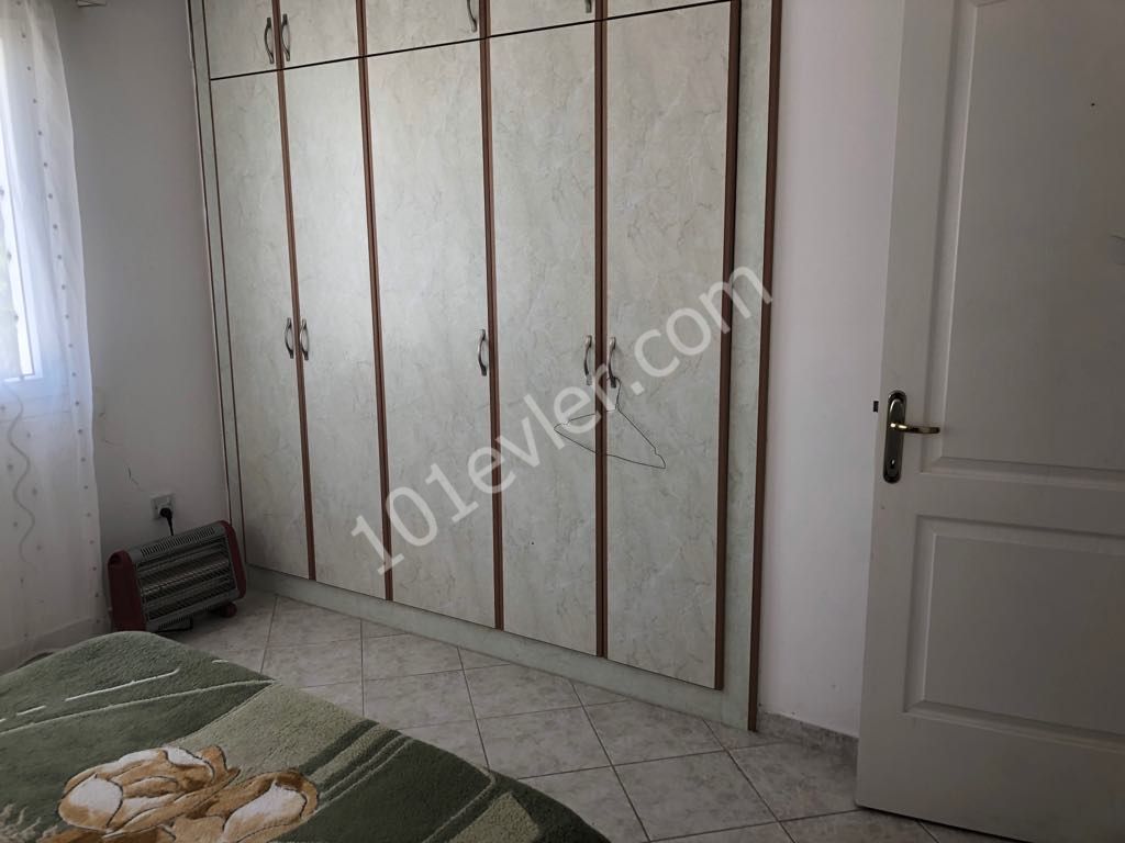 Girne Nusmar Market bölgesinde Satlık 3+1 eşyalı daire